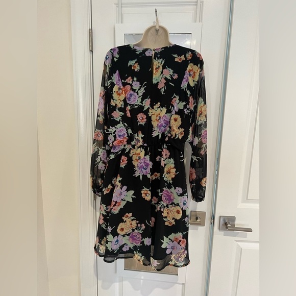 NWT WAYF dresses | Dolman long sleeve black floral mini dress size M - Picture 5 of 11